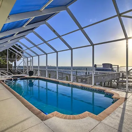 Bayfront Palmetto Retreat With Pool, Spa And Dock! Villa